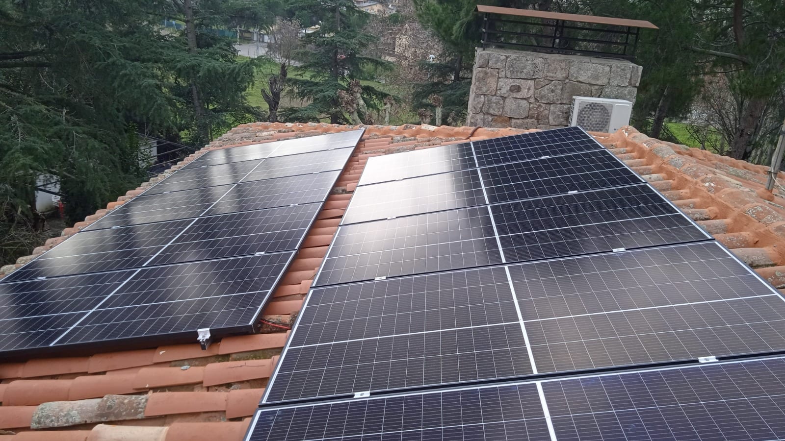 Instalación de 15 paneles solares Trina Solar en una vivienda de Alcorcón, Madrid